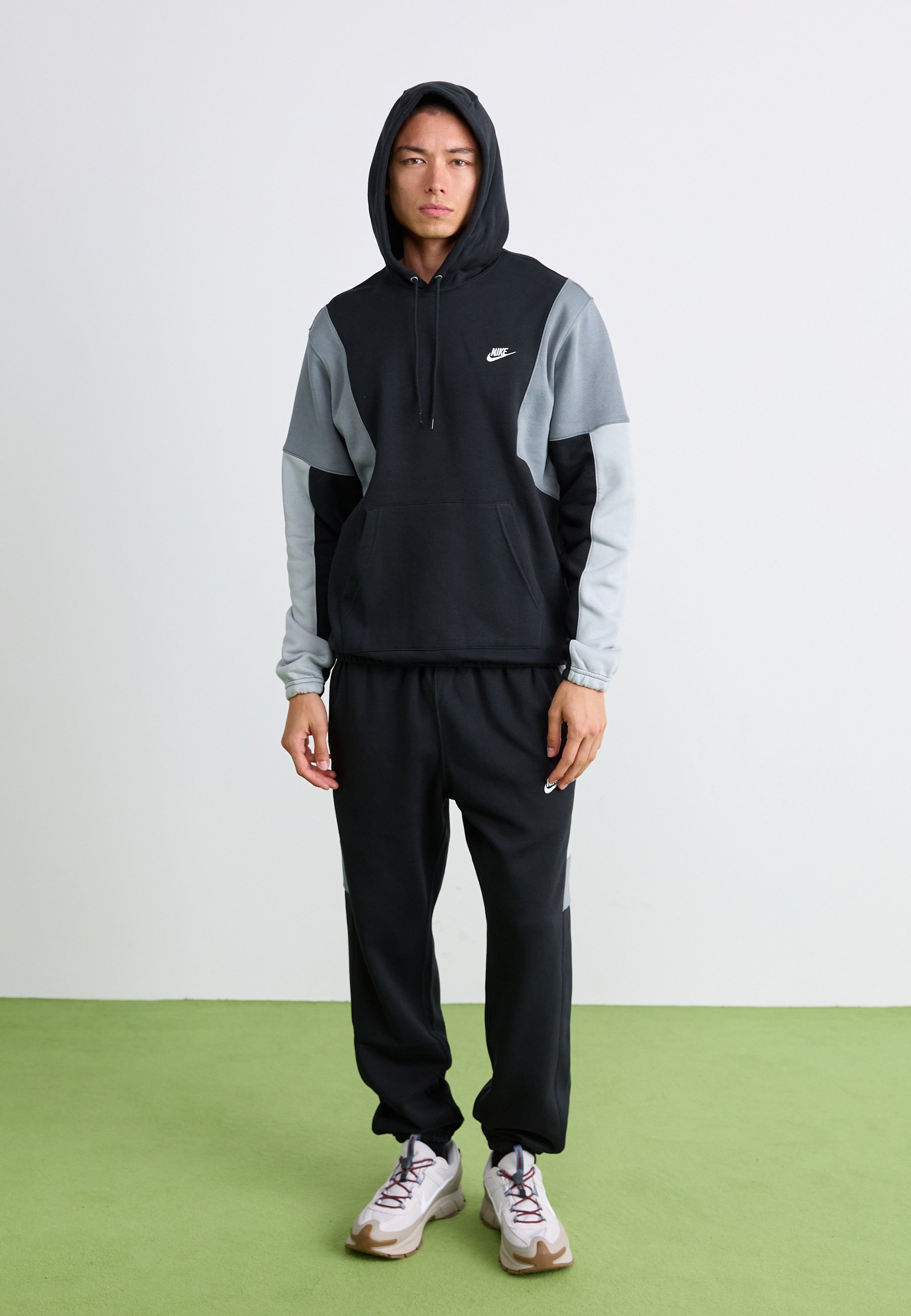 Nike sporta treniņtērpi