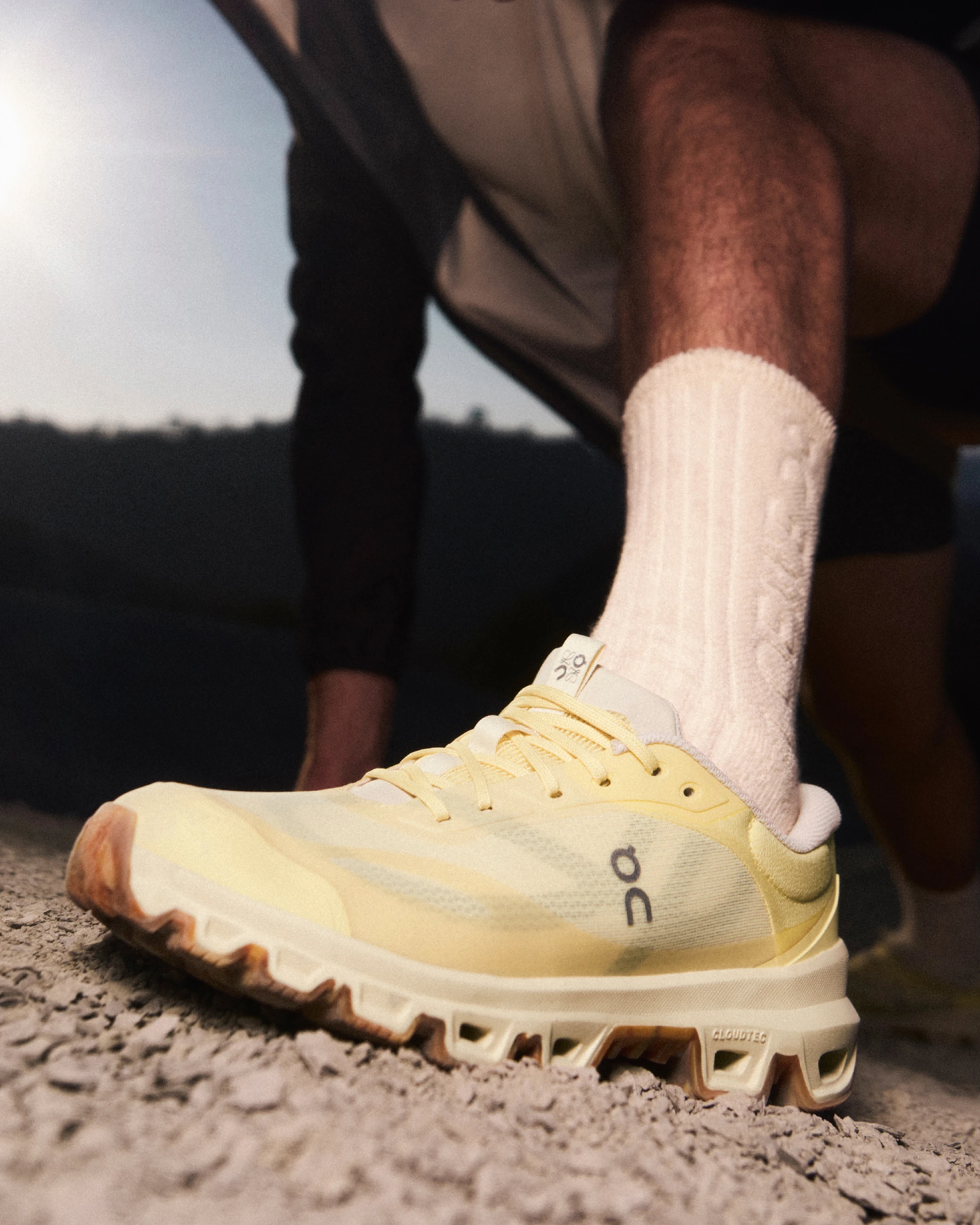 On Miesten Cloudventure LOEWE 2 Sand