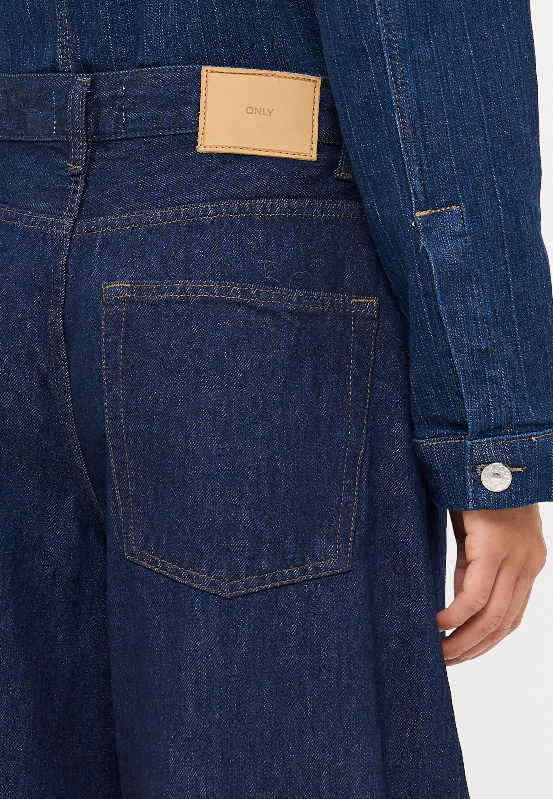 ONLY Petite ONLTAYLOR RINSE BARREL - Relaxed fit jeans - dark blue denim