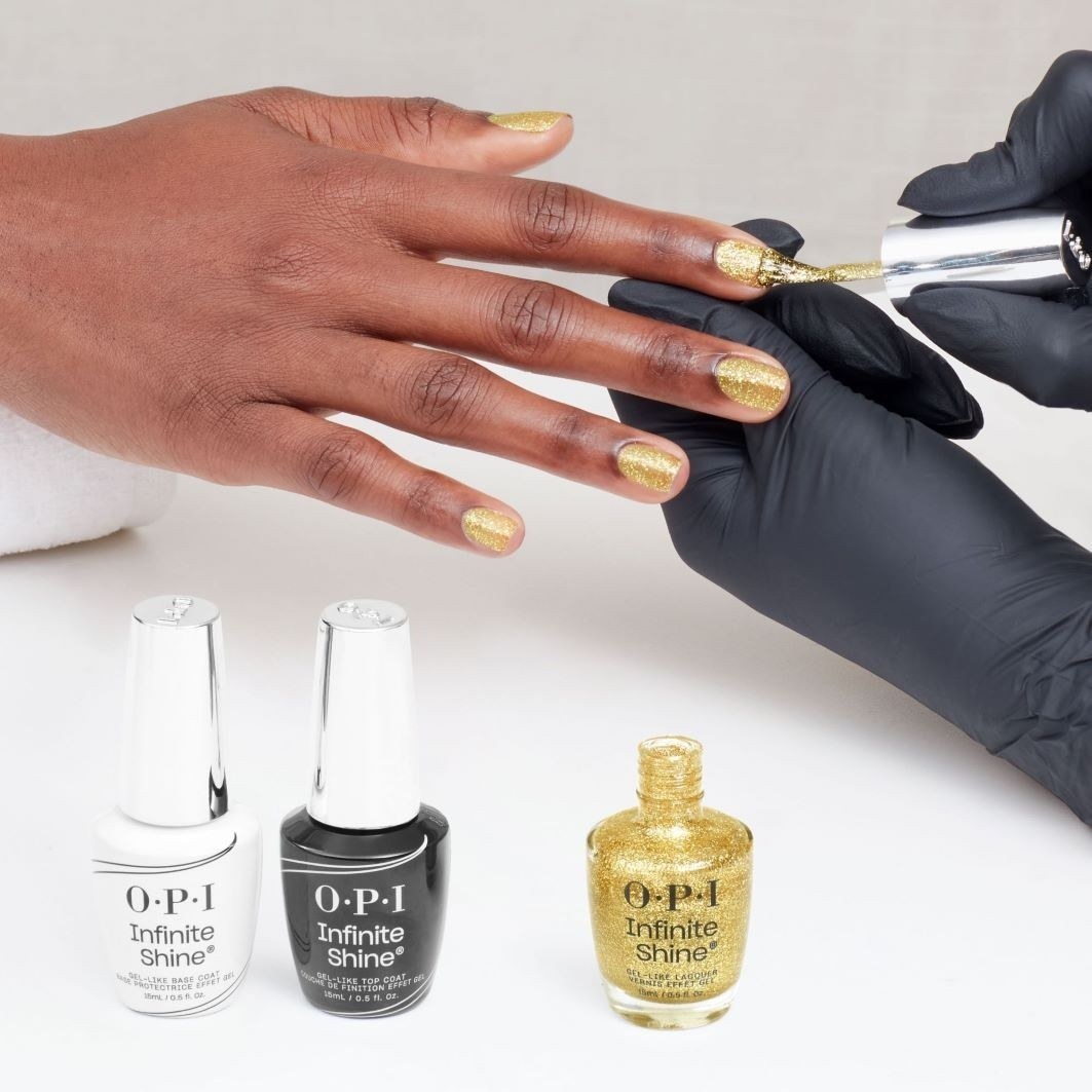 OPI nagų lakas „Infinite Shine Holiday 2025“ – „Good Enough To Treat“ – 15 ml