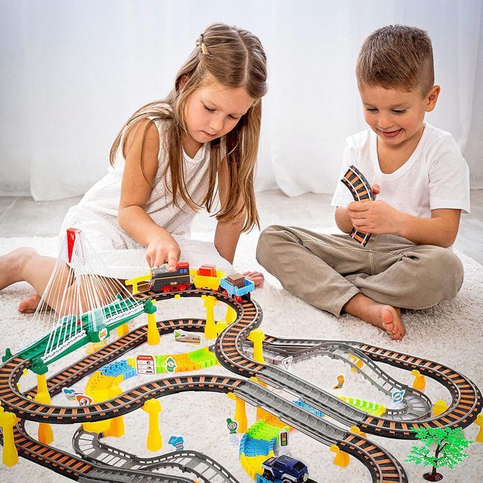 Circuit Électrique Garçons 3 4 5 6 Ans, MARSEE Jouet de Piste avec Voitures et Accessoires, Cadeau Noël pour Enfants