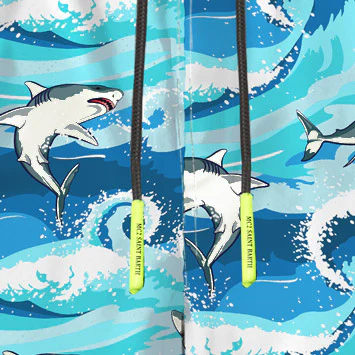 Zwempak voor kinderen in surfstijl met haaienprint