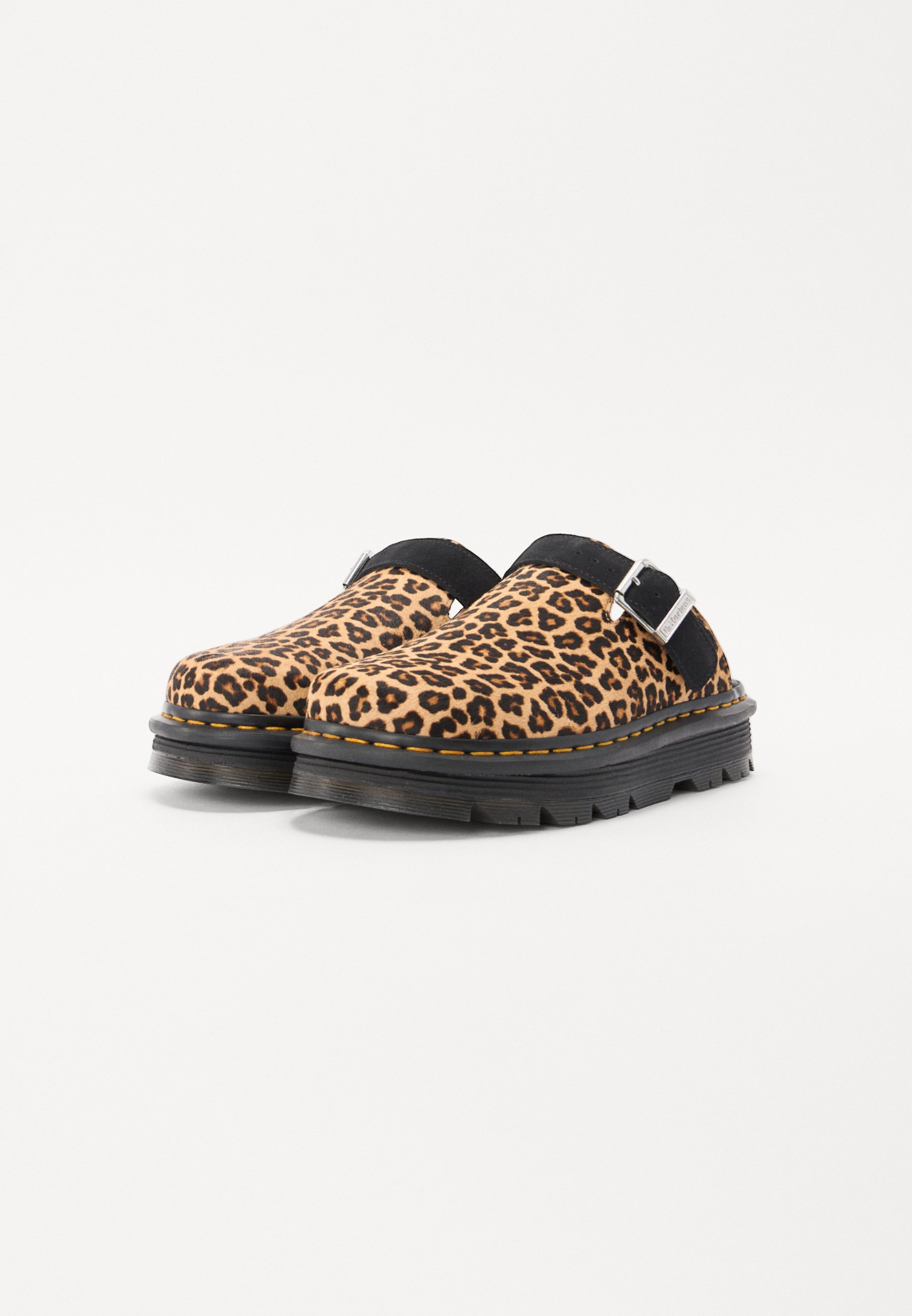 Dr. Martens ZEB ZAG UNISEX - Pantofle - hnědá