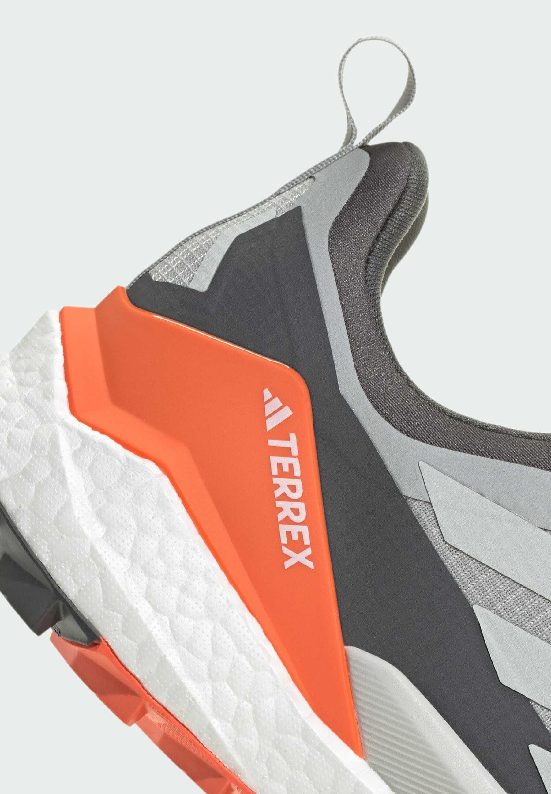 Adidas Terrex FREE LOW GTX - Lezecké boty - šedá, dvě šedá, jedna šedá, pět