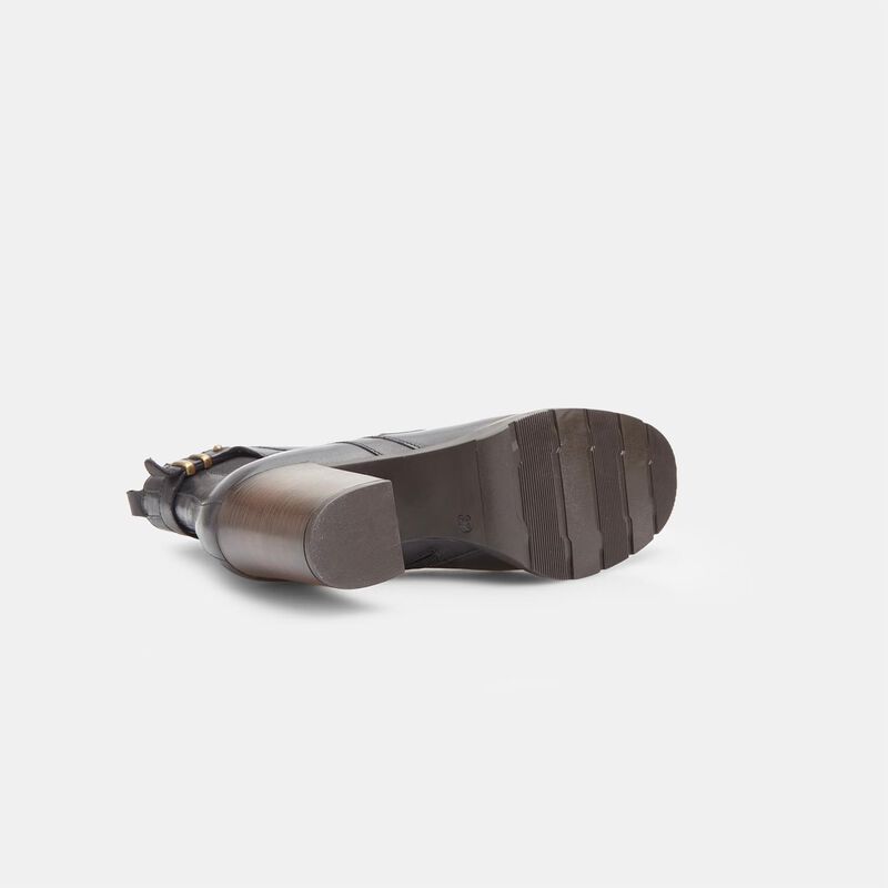 BATA dames enkellaarsjes van leer met hak