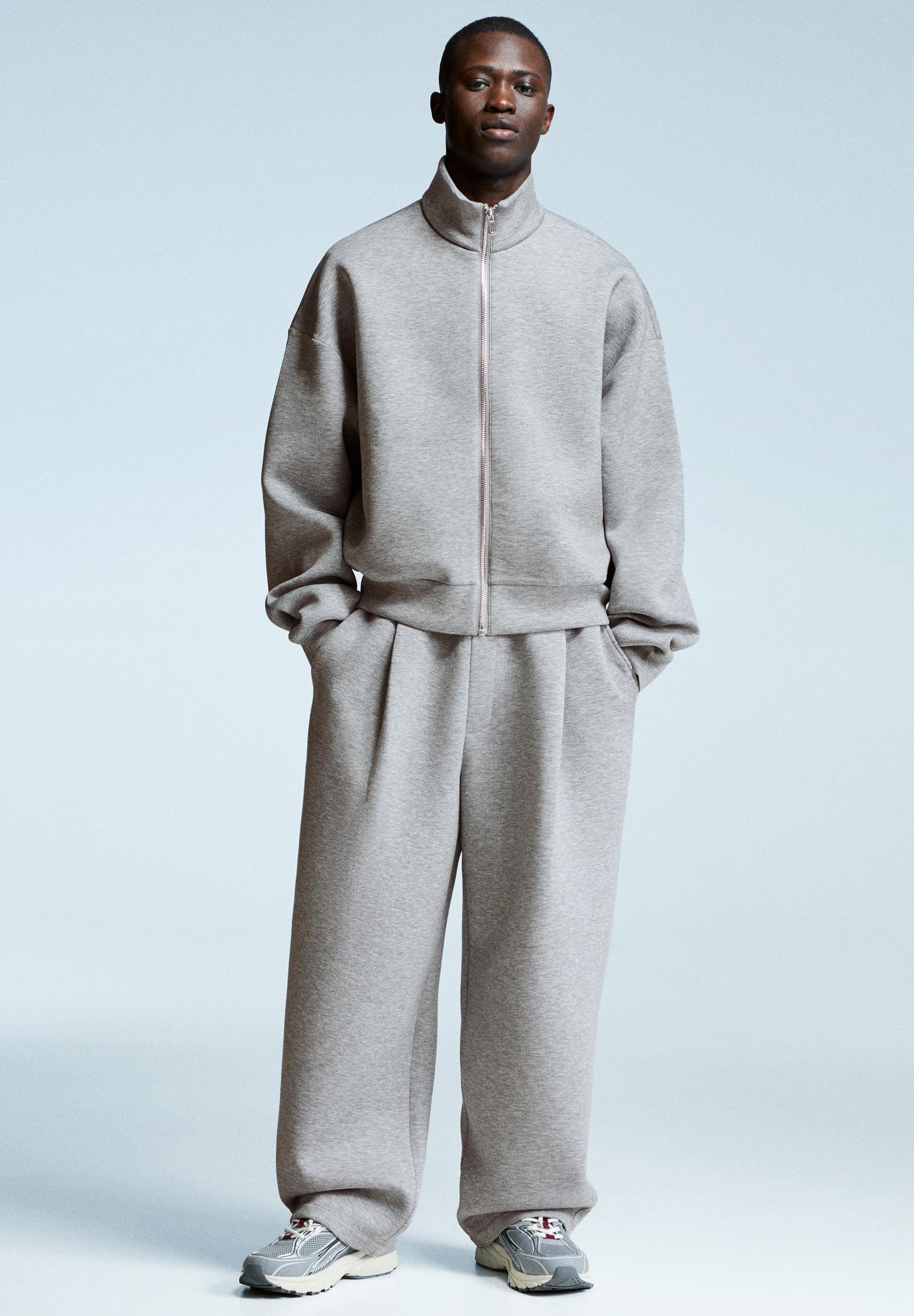Bershka DARTED TECHNICAL - Dressipüksid - tumehall