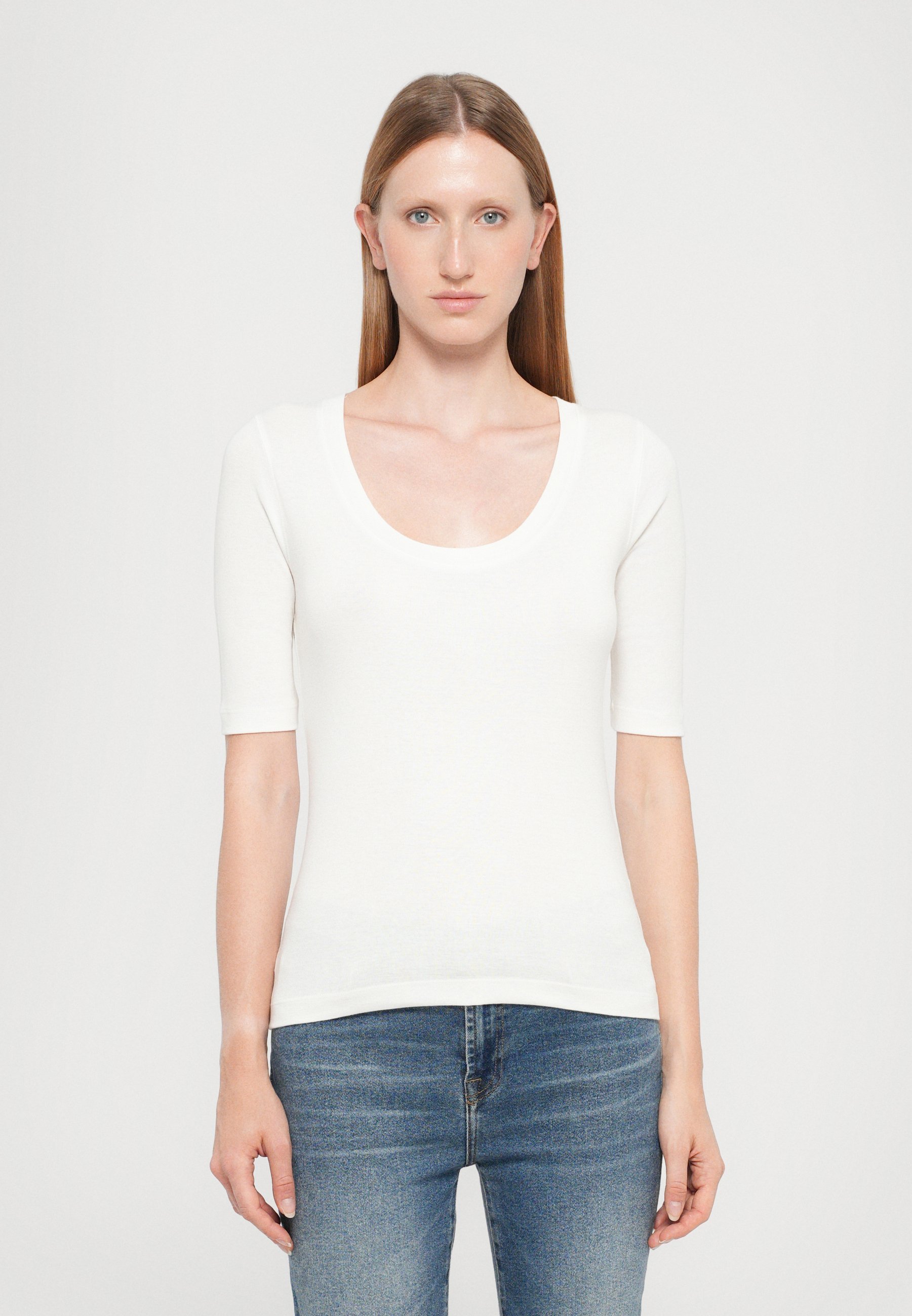 CLOSED WIDE NECK SHORT SLEEVE - T-skjorte med print - ivory