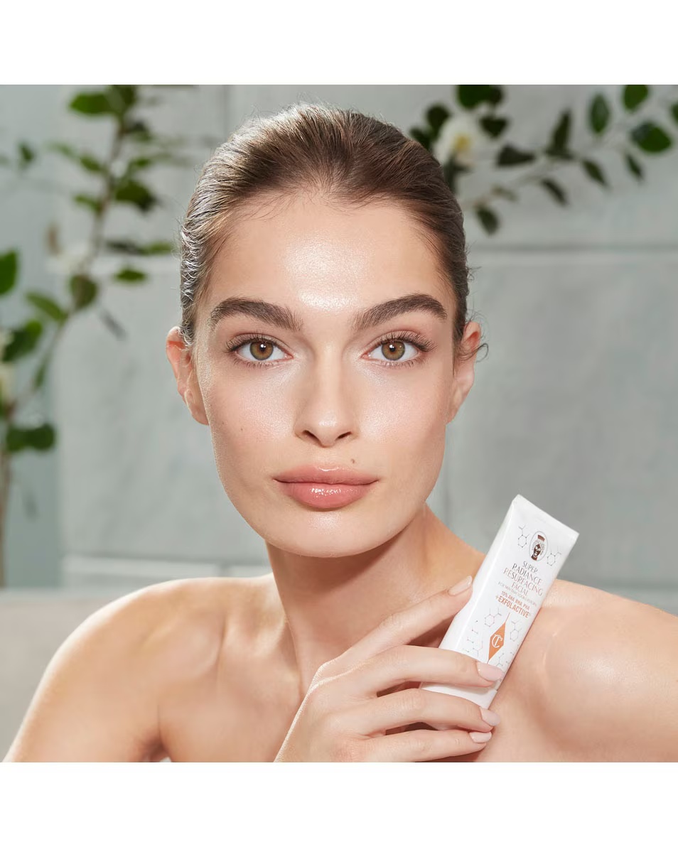 CHARLOTTE TILBURY Super Radiance Resurfacing tretman lica, piling i večernji tretman lica
