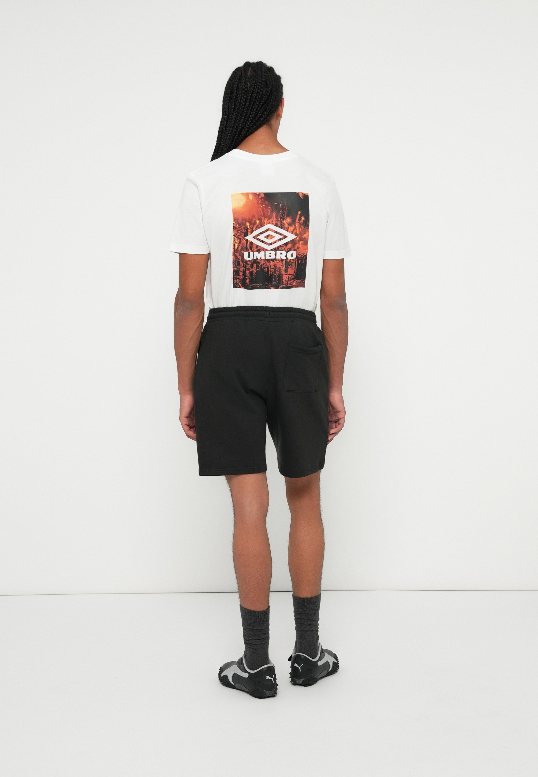 Umbro ICONIC SHORT - Trainingsbroek - zwart/chili peper