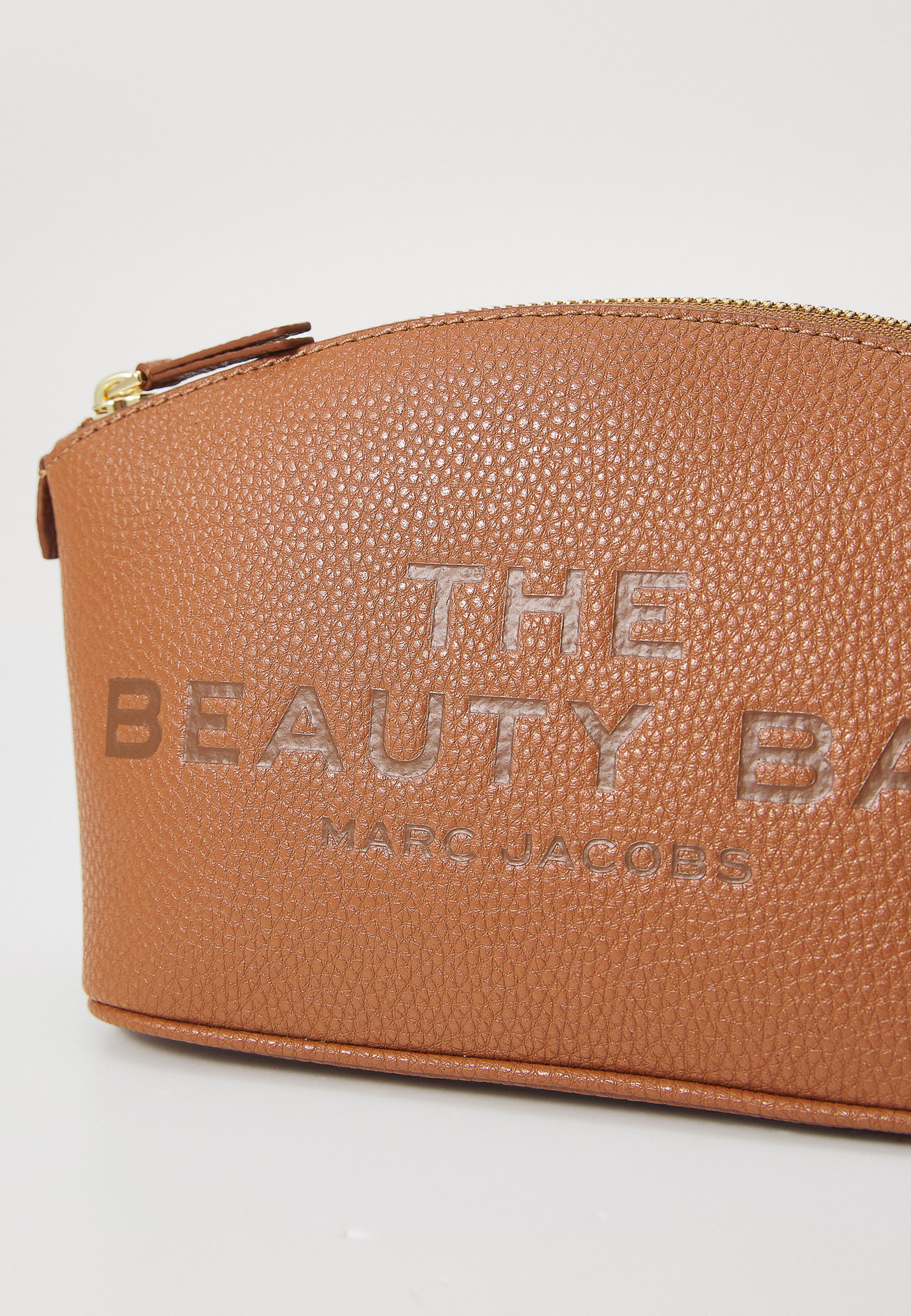 MARC JACOBS Reizen