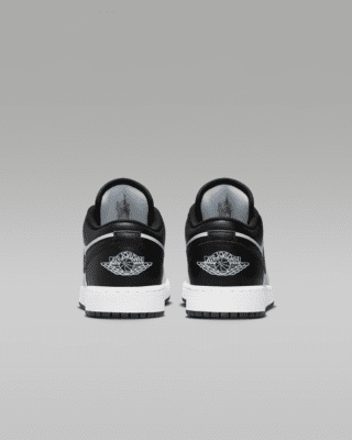 Air Jordan 1 Low Older Kids' Shoes