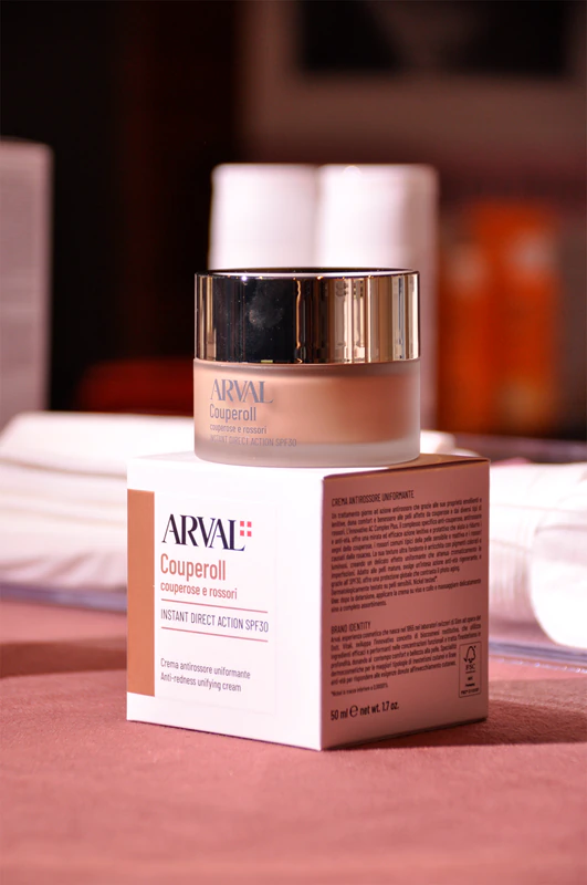 Arval Couperol Instant Direct Action FPS 30 Creme calmante para pele sensível com tendência à vermelhidão.