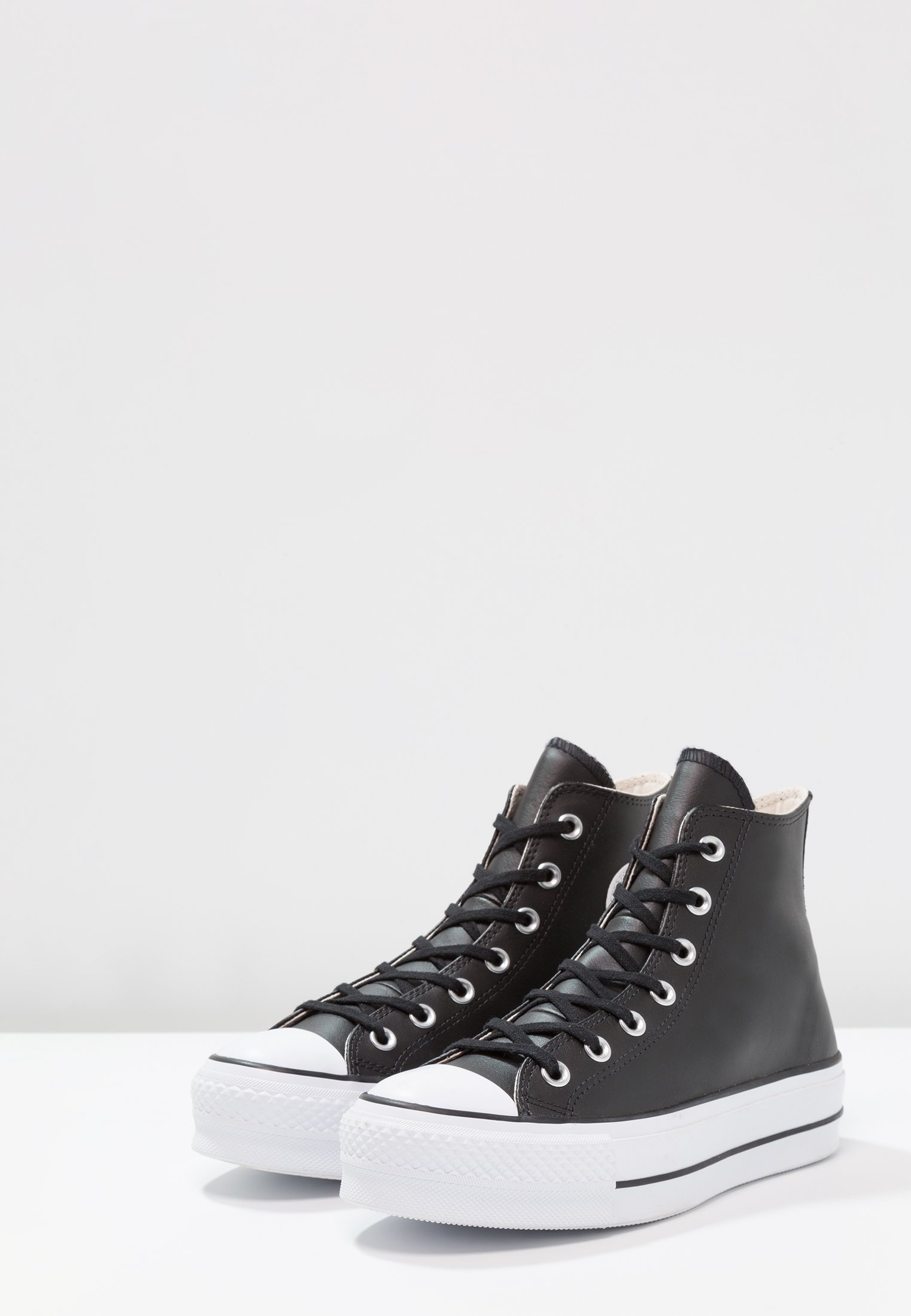Tênis Converse de cano alto