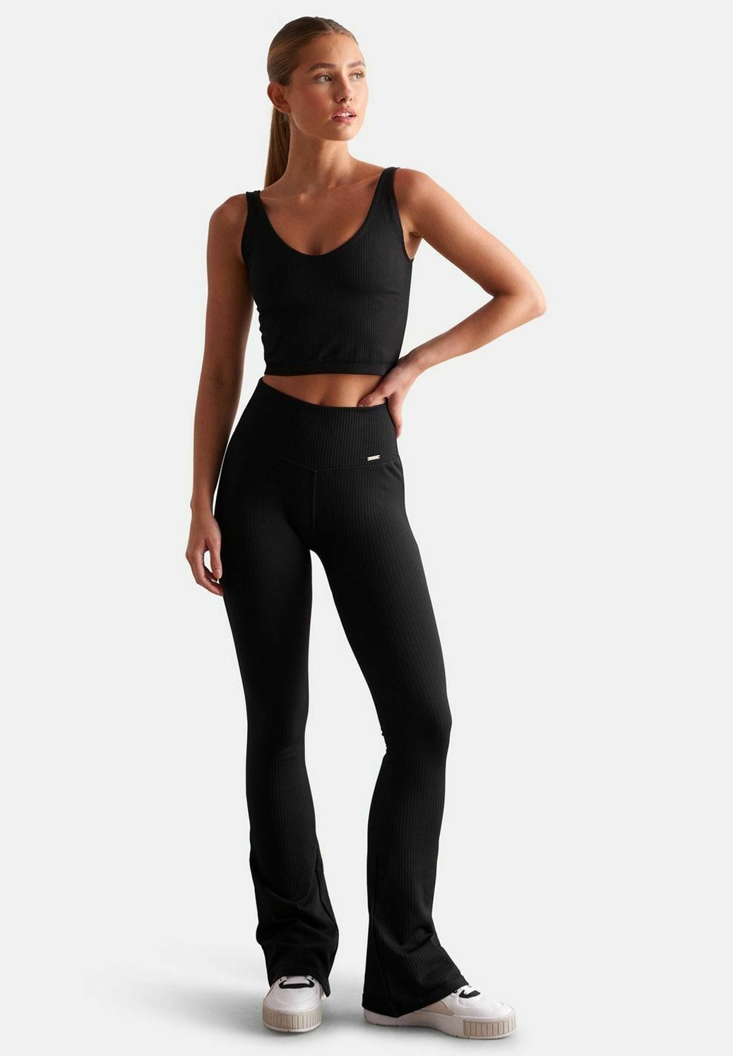 aim'n® RIBBED SEAMLESS BRALETTE - Sportbeha met lichte ondersteuning - zwart