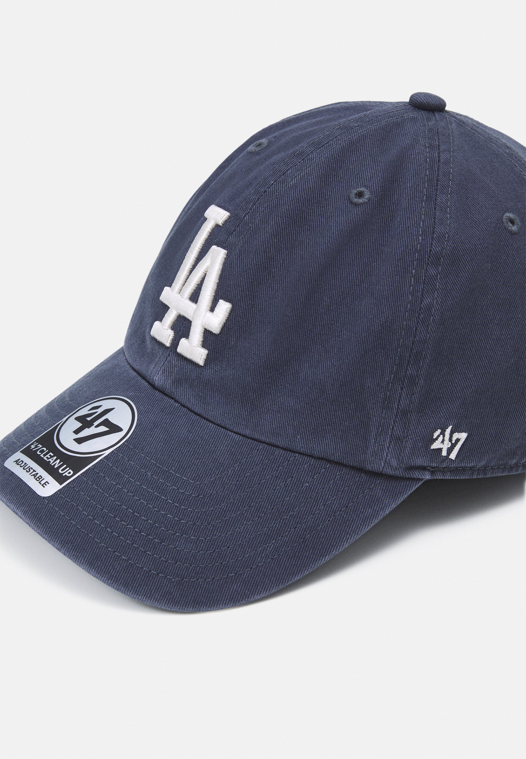 '47 Caps