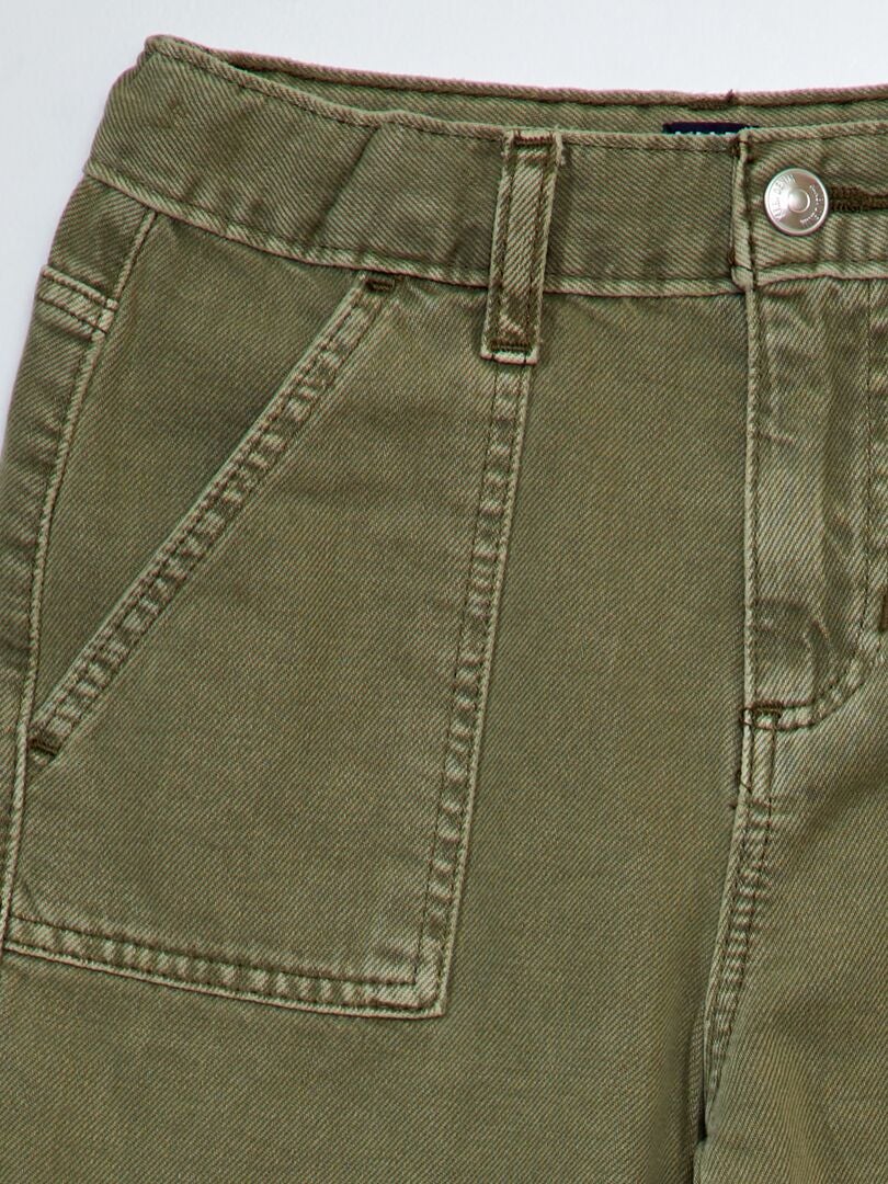 Calça jeans de perna larga com bolsos laterais - VERDE