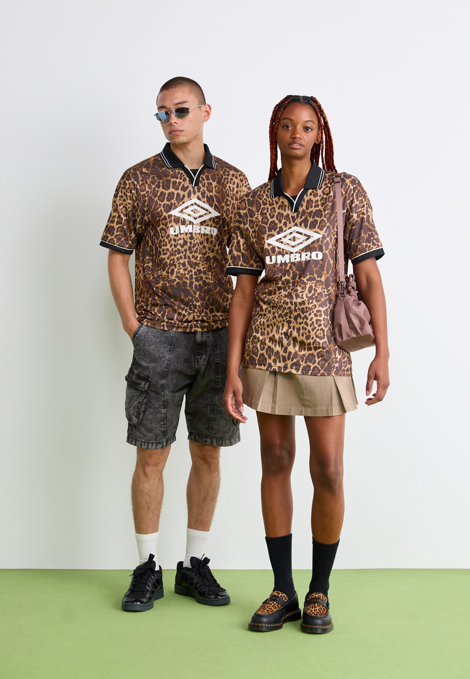 Polo Umbro BOXY FOOTBALL UNISEX - leopardata / nera / bianca brillante