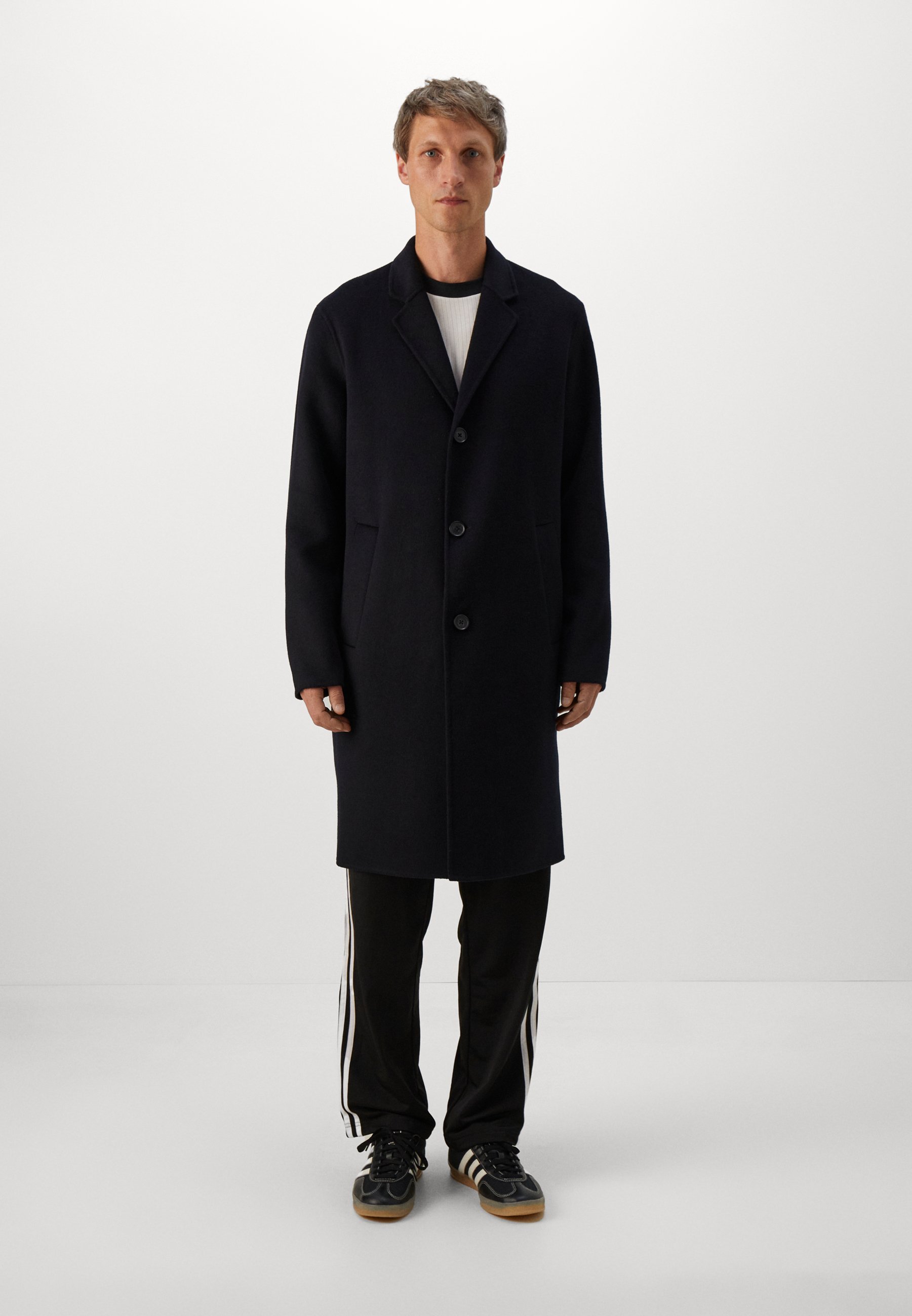 MARC O'POLO X DFB TRAVEL COLLECTION COAT - Kåpe/kåpe - dark navy