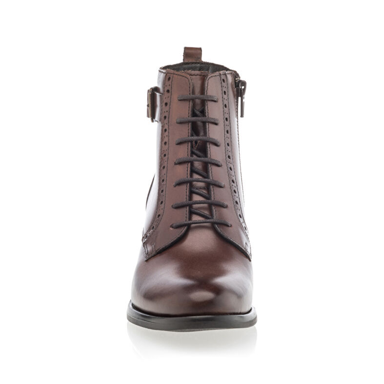 Braune Damenstiefel / Stiefeletten