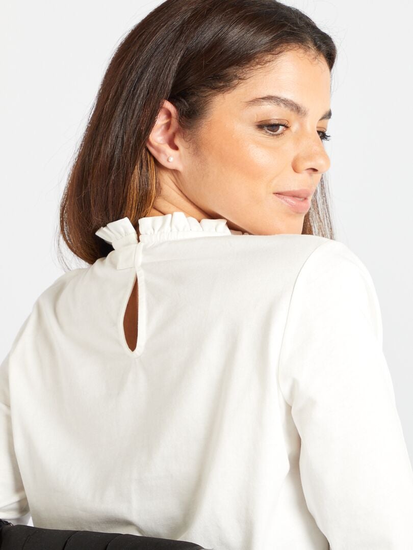 T-shirt met rucheskraag - So Easy - Wit