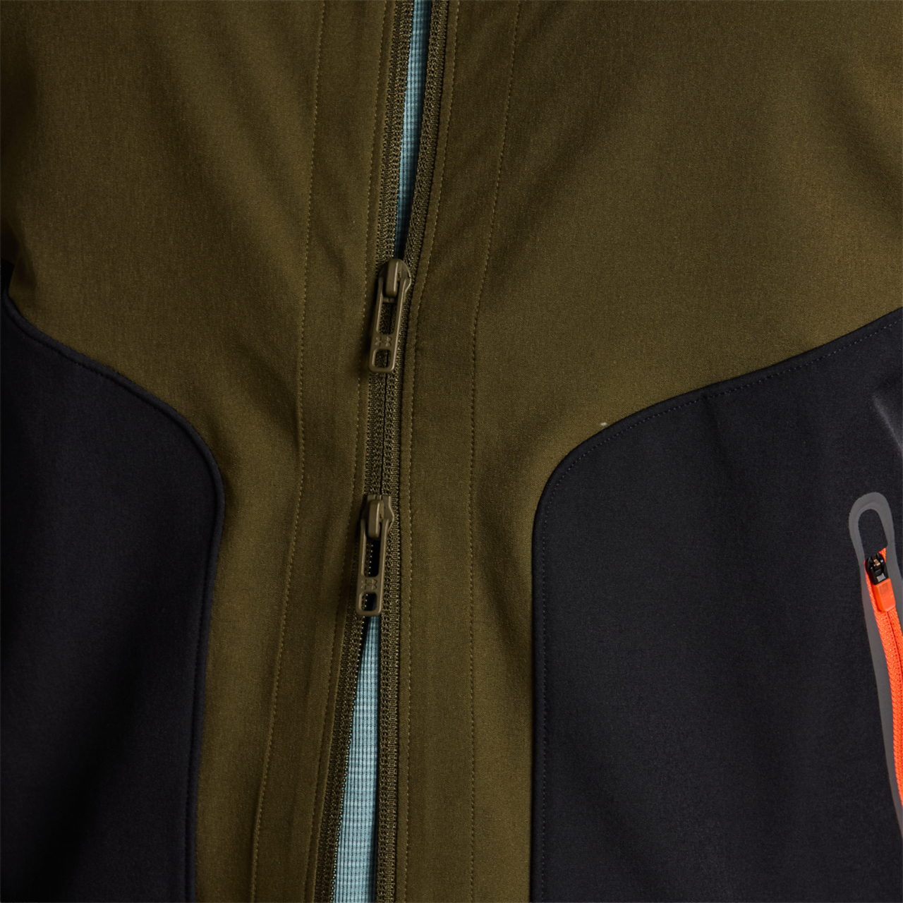 „Under Armour“ nesustabdomas