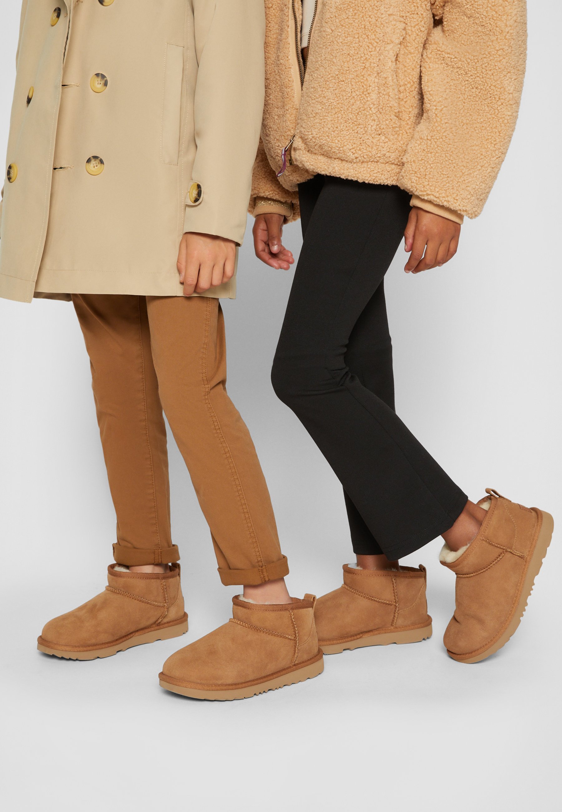 UGG CLASSIC ULTRA MINI UNISEX - Klasyczne botki - kasztanowe