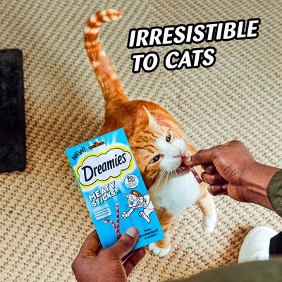 Bastoncini di carne Dreamies con salmone