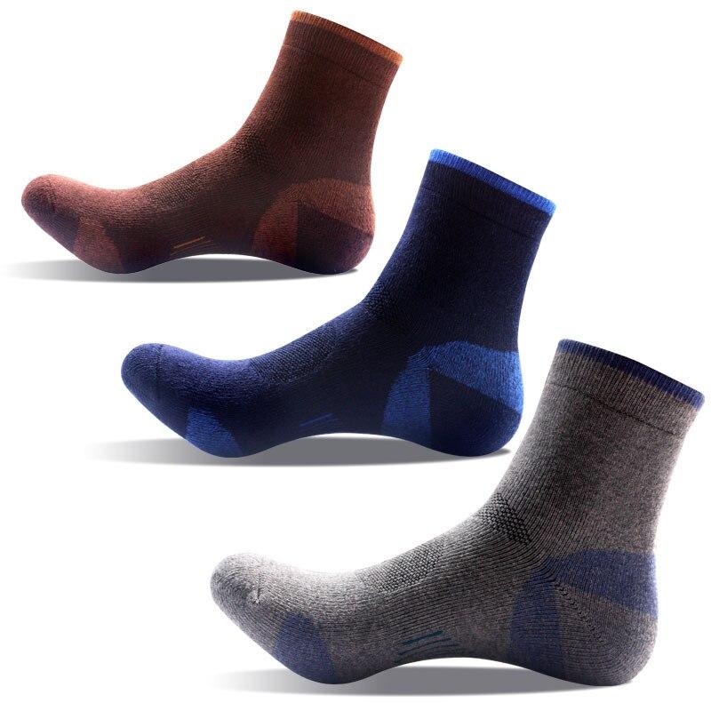 Chaussettes de sport pour homme, respirantes et confortables, en coton Coolmax, idéales pour la randonnée, le basketball et le sommeil. Pointures 39 à 44.