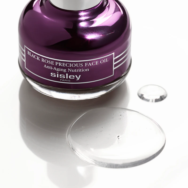 Sisley Black Rose Precious Face Oil, ein pflegendes Gesichtsöl mit revitalisierender Wirkung und Anti-Falten-Eigenschaften.
