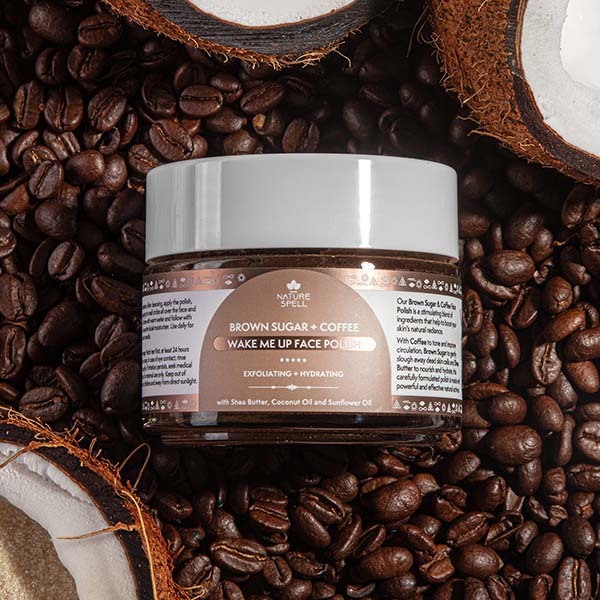 Exfoliante facial de azúcar moreno y café de Nature Spell