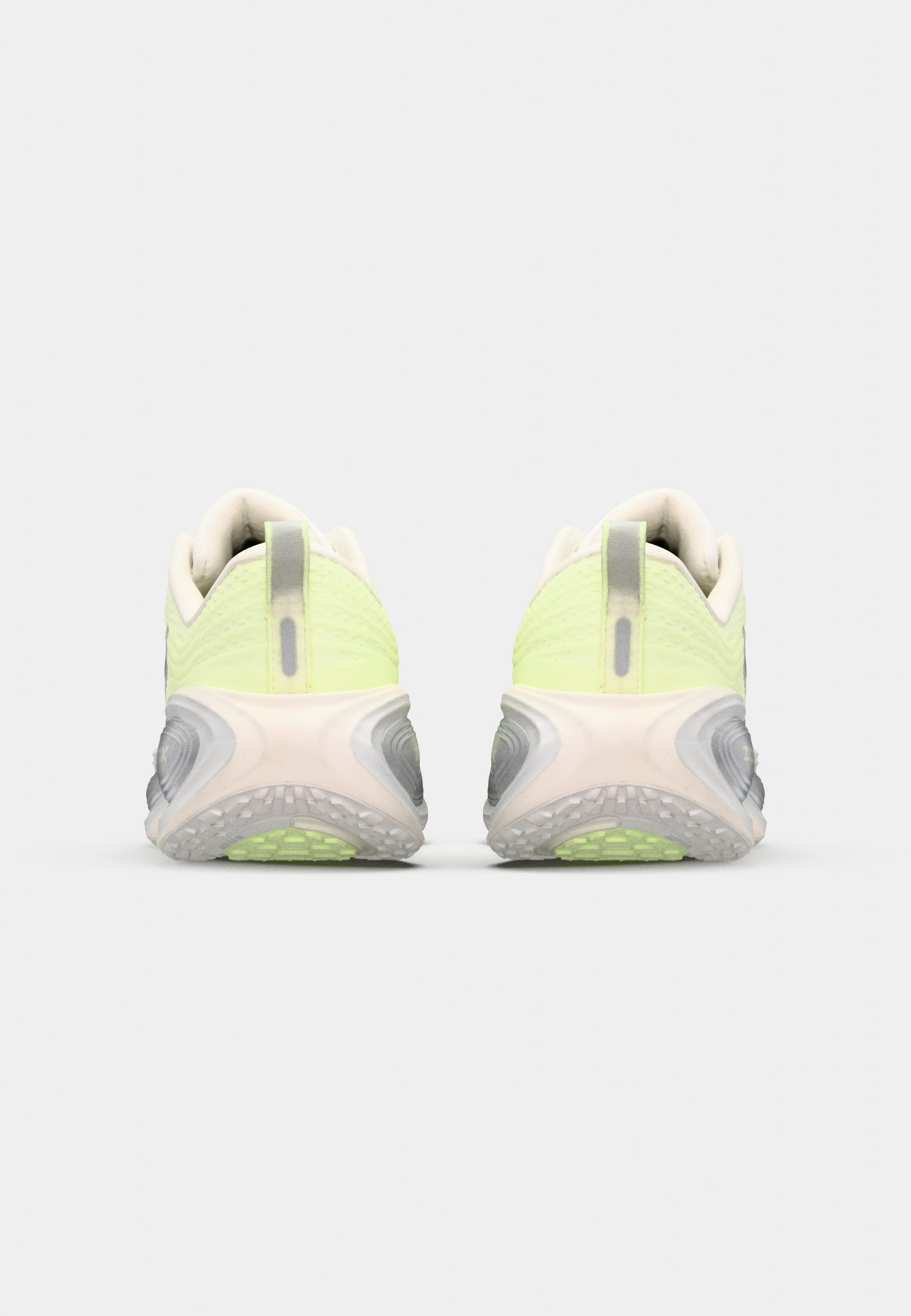 Nike Performance VOMERO PLUS - Hardloopschoenen voor op de weg - sail/metallic silver/barely volt/pure platinum/football grey