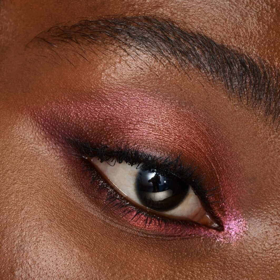 Catrice paleta senčil za oči “Daring Nude” – 18 g