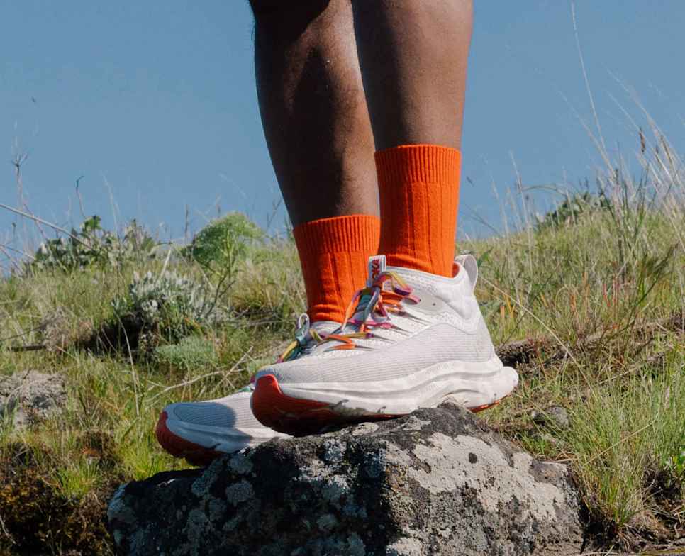 HOKA Kawana Mid Studio Proba Wit Zand/Tangerine Tango