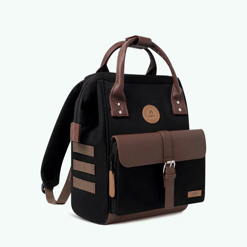 Cabaia Malý černý batoh Adventurer Managua