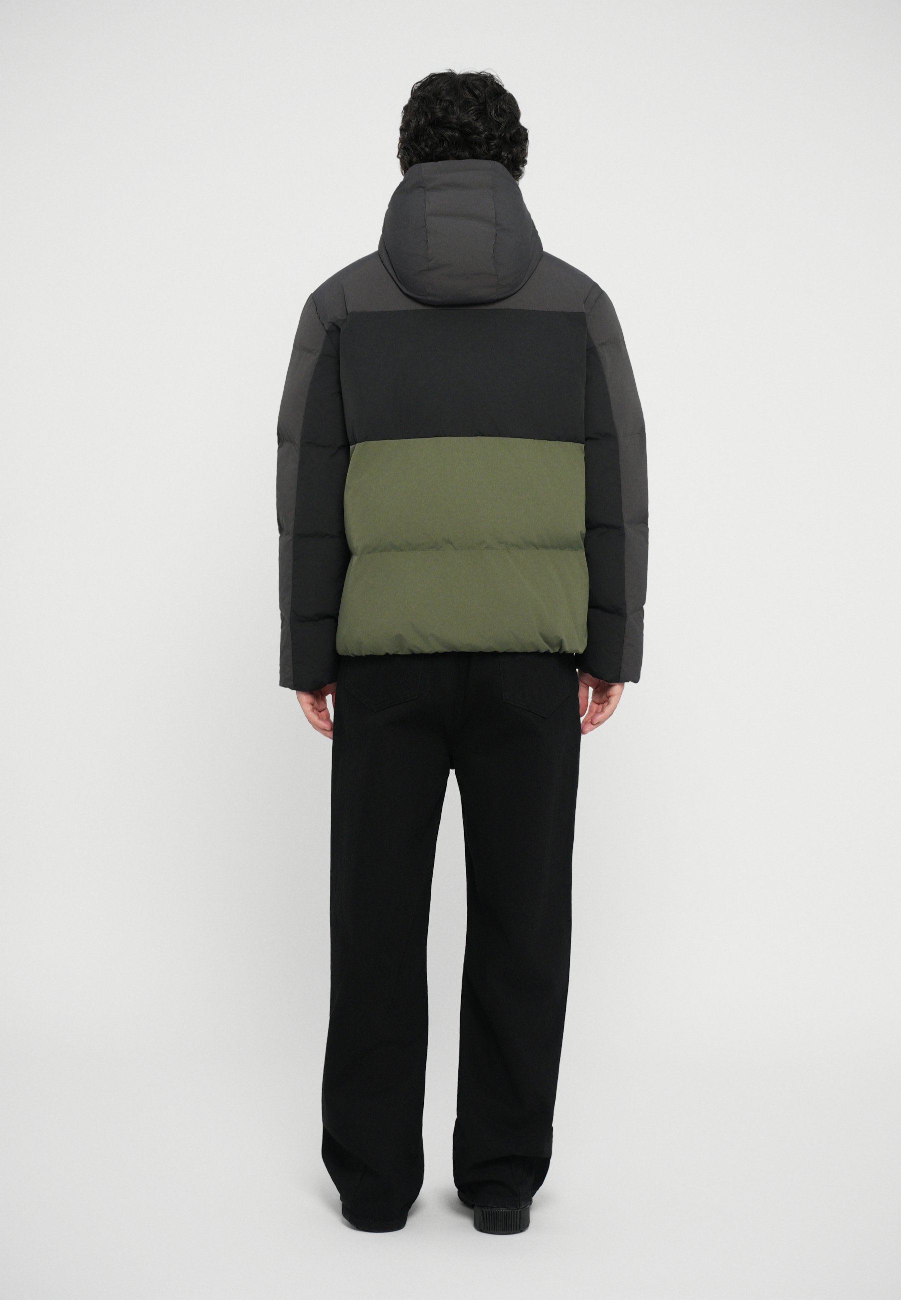 EA7 Emporio Armani TRAIN ATHLETIC COLOUR BLOCK GEWATTEERDE JAS - Winterjas - kever