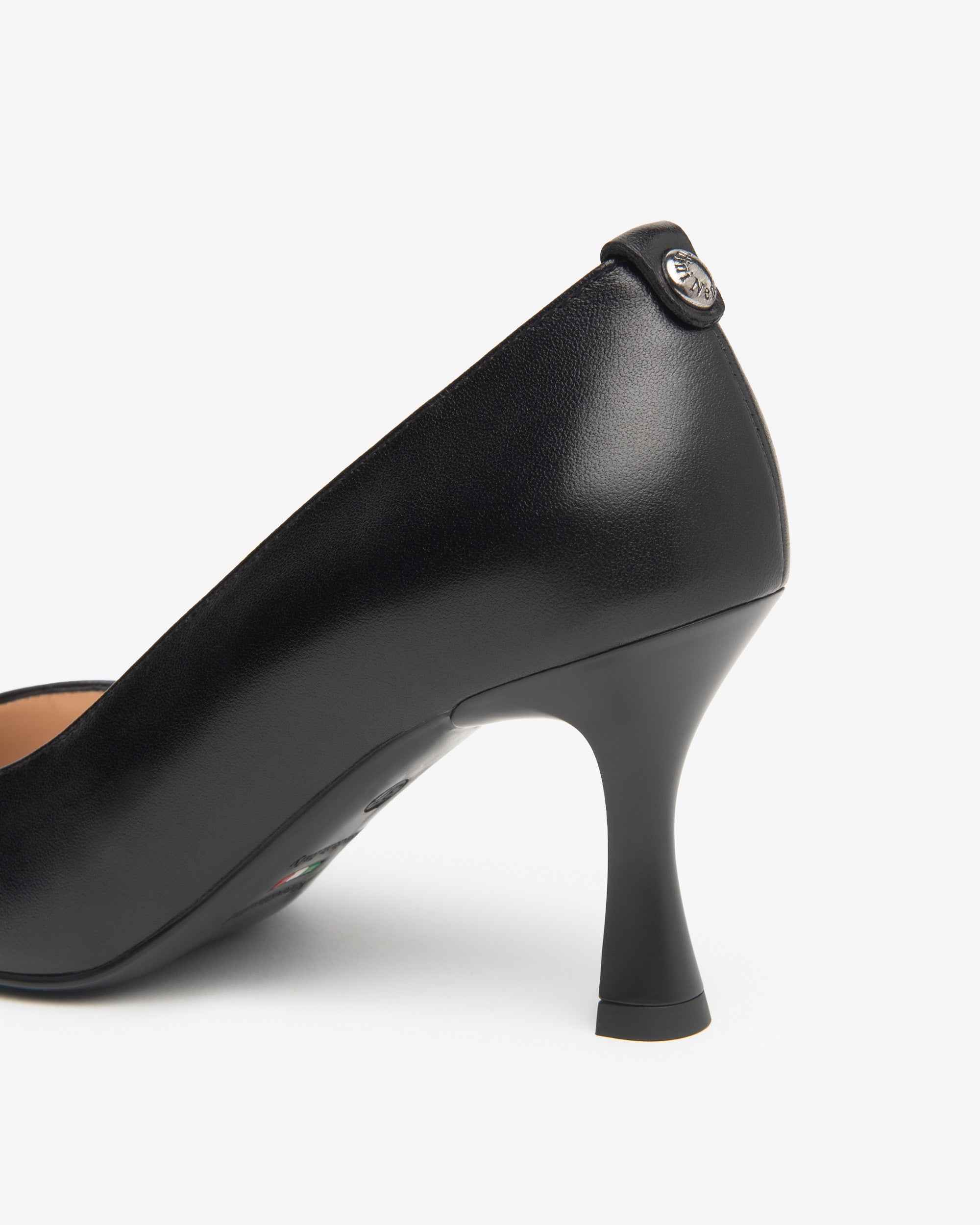  Damen-Pumps aus Leder