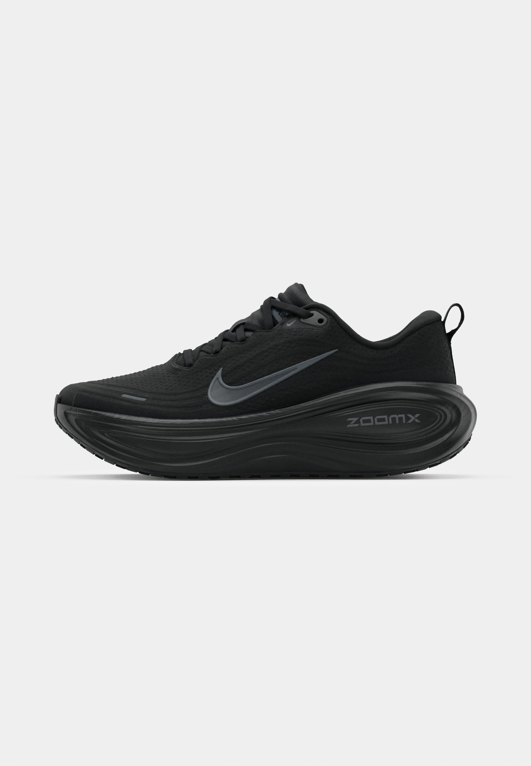 Nike Performance VOMERO PLUS - Běžecké boty na silnici - černá/tmavě kouřově šedá/metalická tmavě šedá/studeně šedá