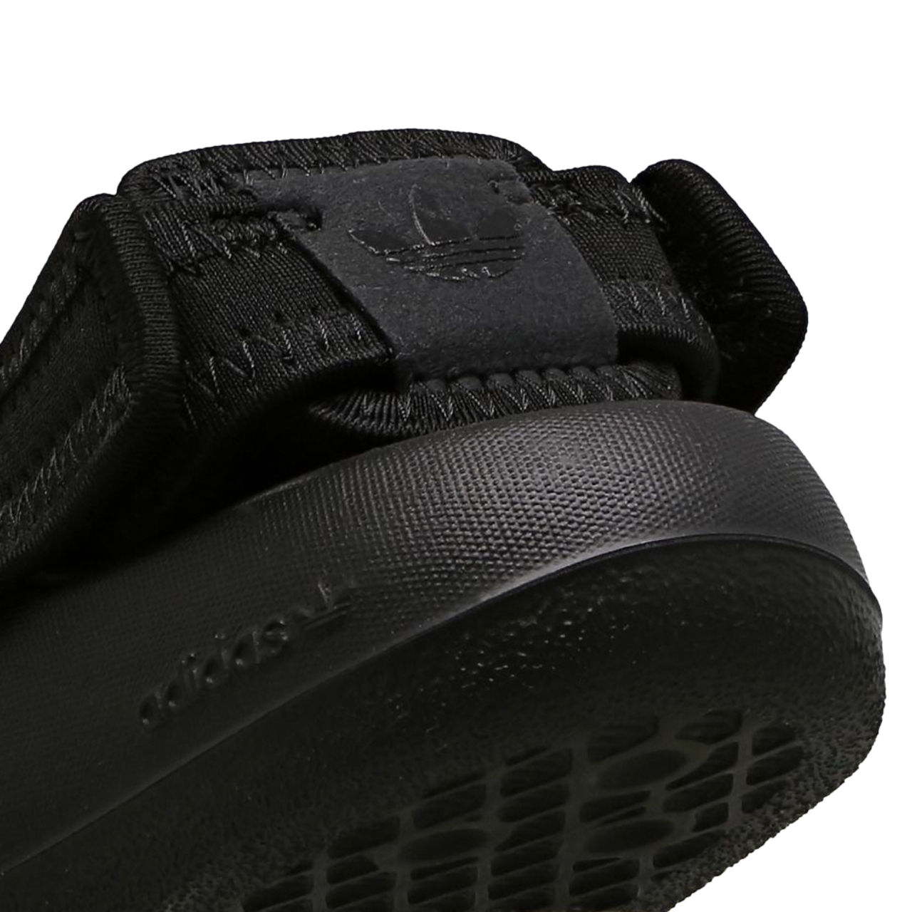 adidas Adilette