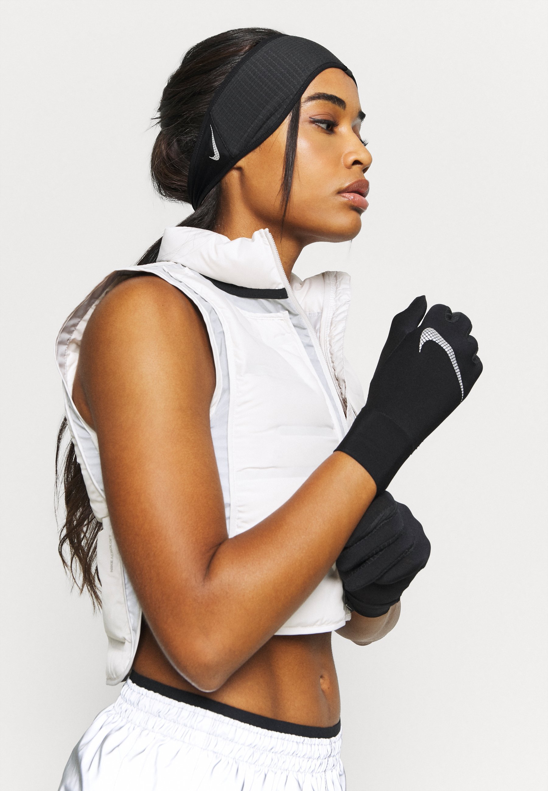 Nike Performance WOMENS ESSENTIAL RUNNING HEADBAND AND GLOVE SET - Ear warmers - black/silver