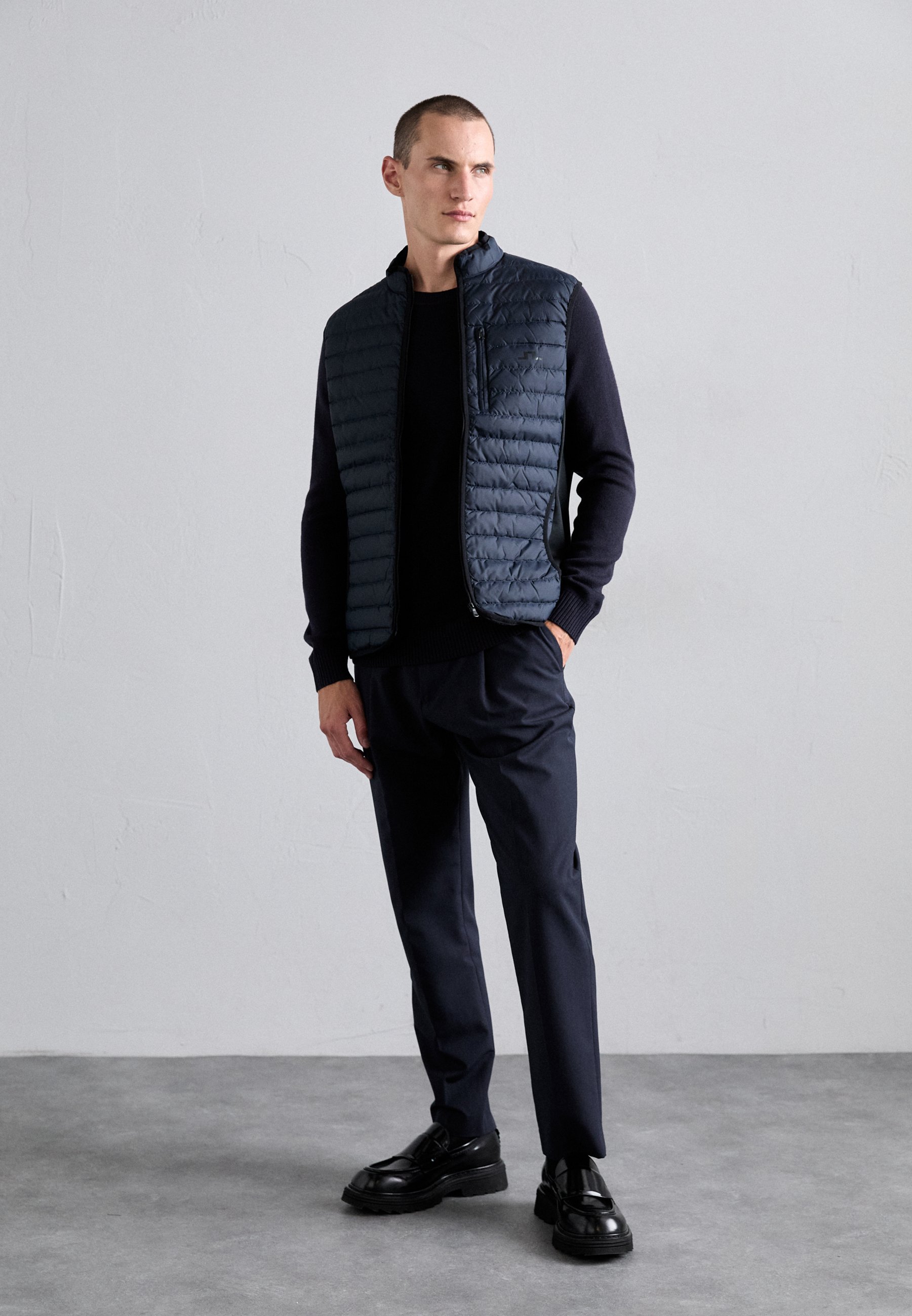 J.LINDEBERG PACE VEST - Gilet - marineblauw