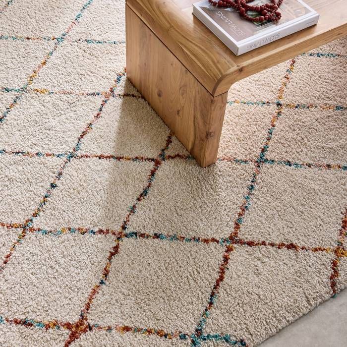 Alfombra de interior de pelo largo, 200 x 290 cm. Estilo bereber. Color crema y multicolor.