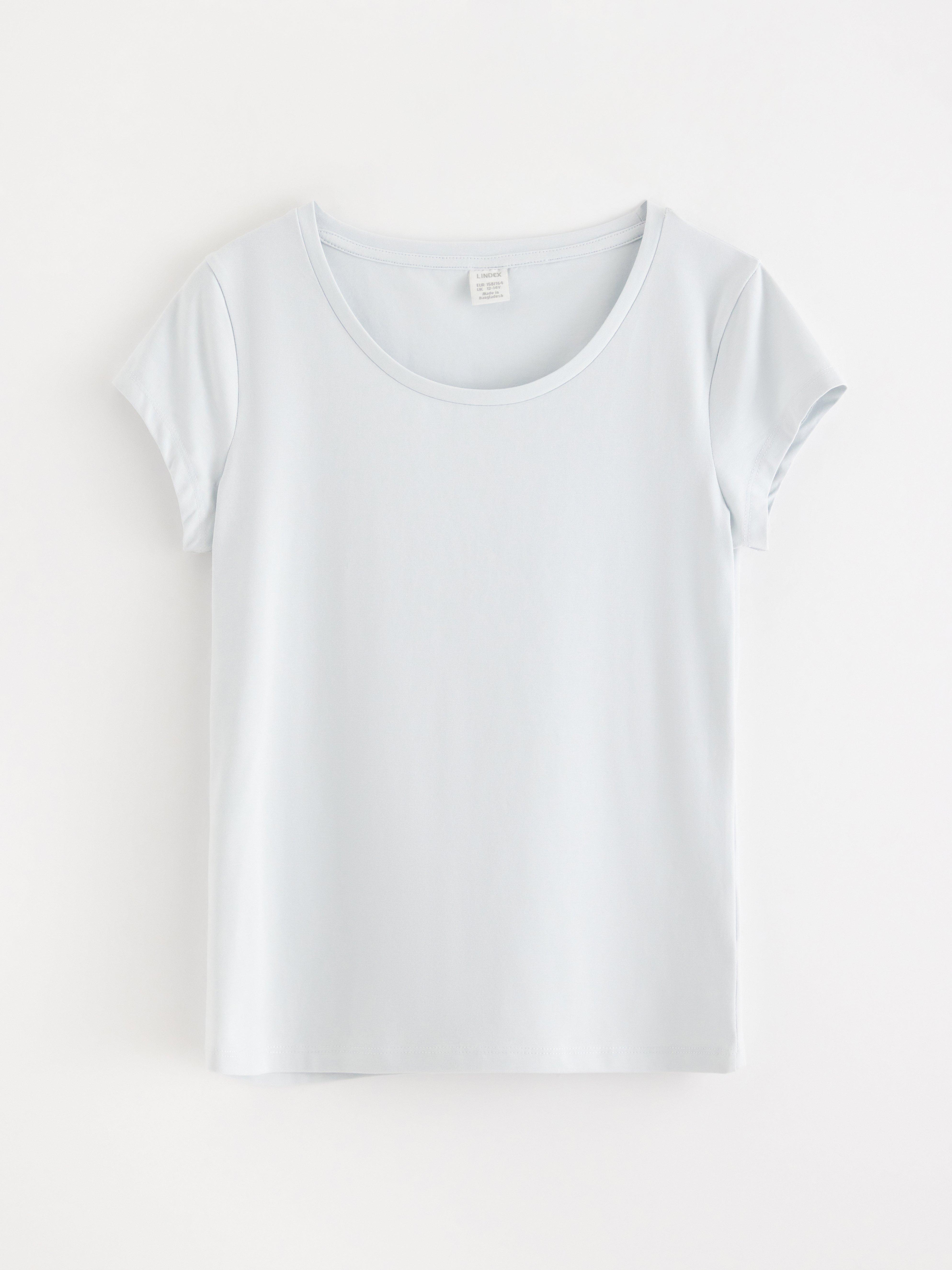 Top con mangas cortas azul claro