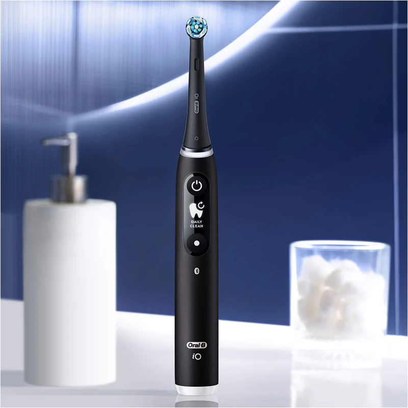 Elektrická zubná kefka Oral-B iO6 s puzdrom