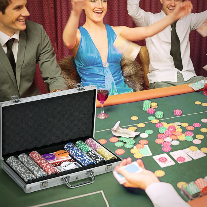 Poker Set - Complete Poker Kit - SPORTNOW - 300 Chips, 5 Dice, 2 Decks of Cards, Felt Mat - Aluminum - Gray