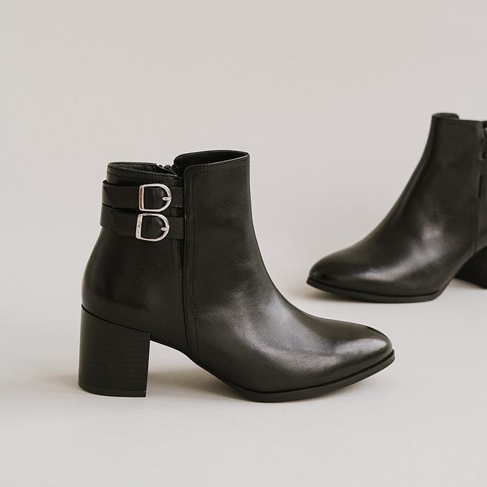 Bottines à boucles  en cuir noir