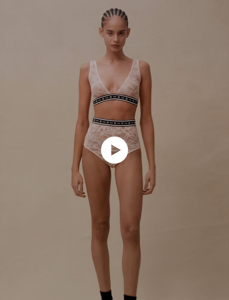 Set de lenjerie intimă din dantelă - roz deschis