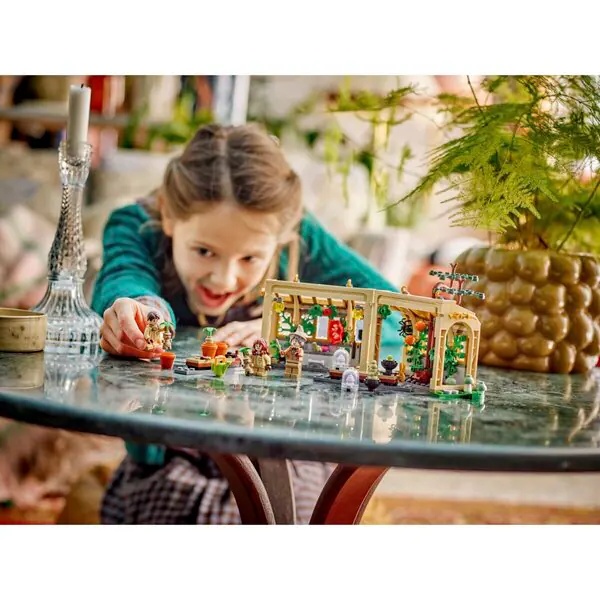 LEGO Хари Потер 76445 Замак Хогвортс: Час биљотерапије