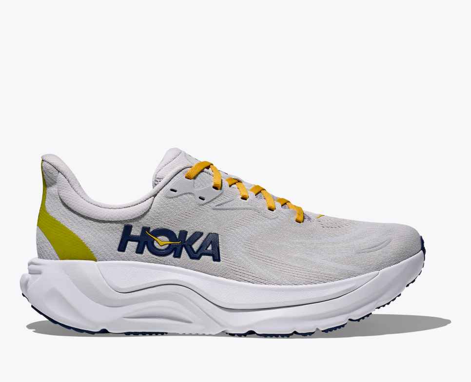 HOKA Arahi 8 Polvo Estelar / Gris Cósmico