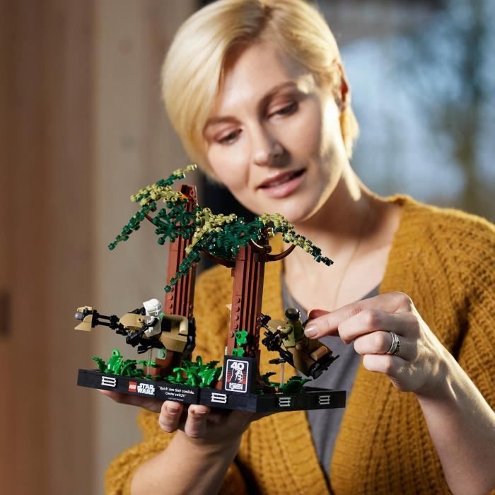 LEGO® Star Wars 75353 Speeder Chase Diorama op Endor, met Luke Skywalker