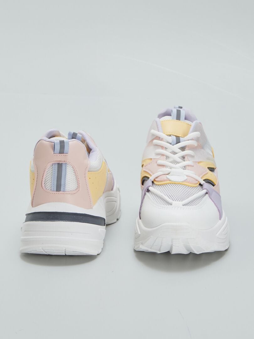 Veelkleurige sneakers van verschillende materialen - WIT